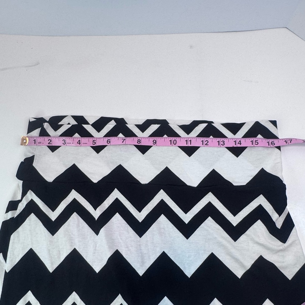 Rue21 | Black & White Chevron Maxi Skirt | Size XL - Picture 4 of 9